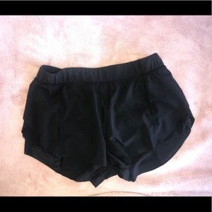 Lululemon shorts size 6